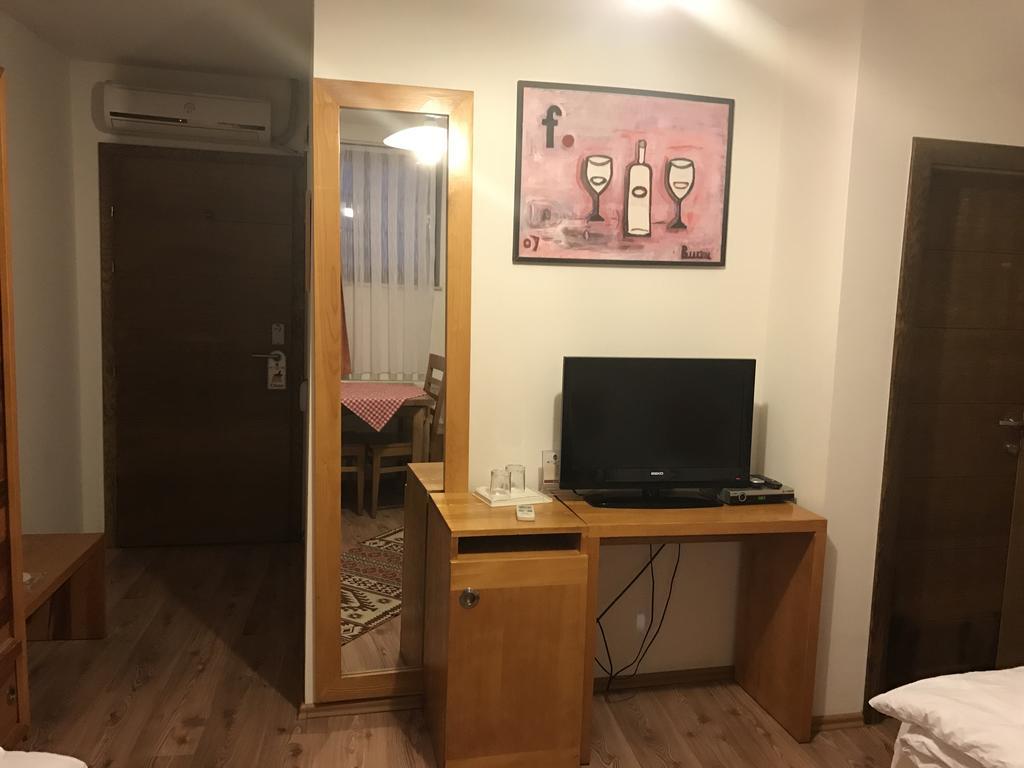 Hotel Prizreni Экстерьер фото