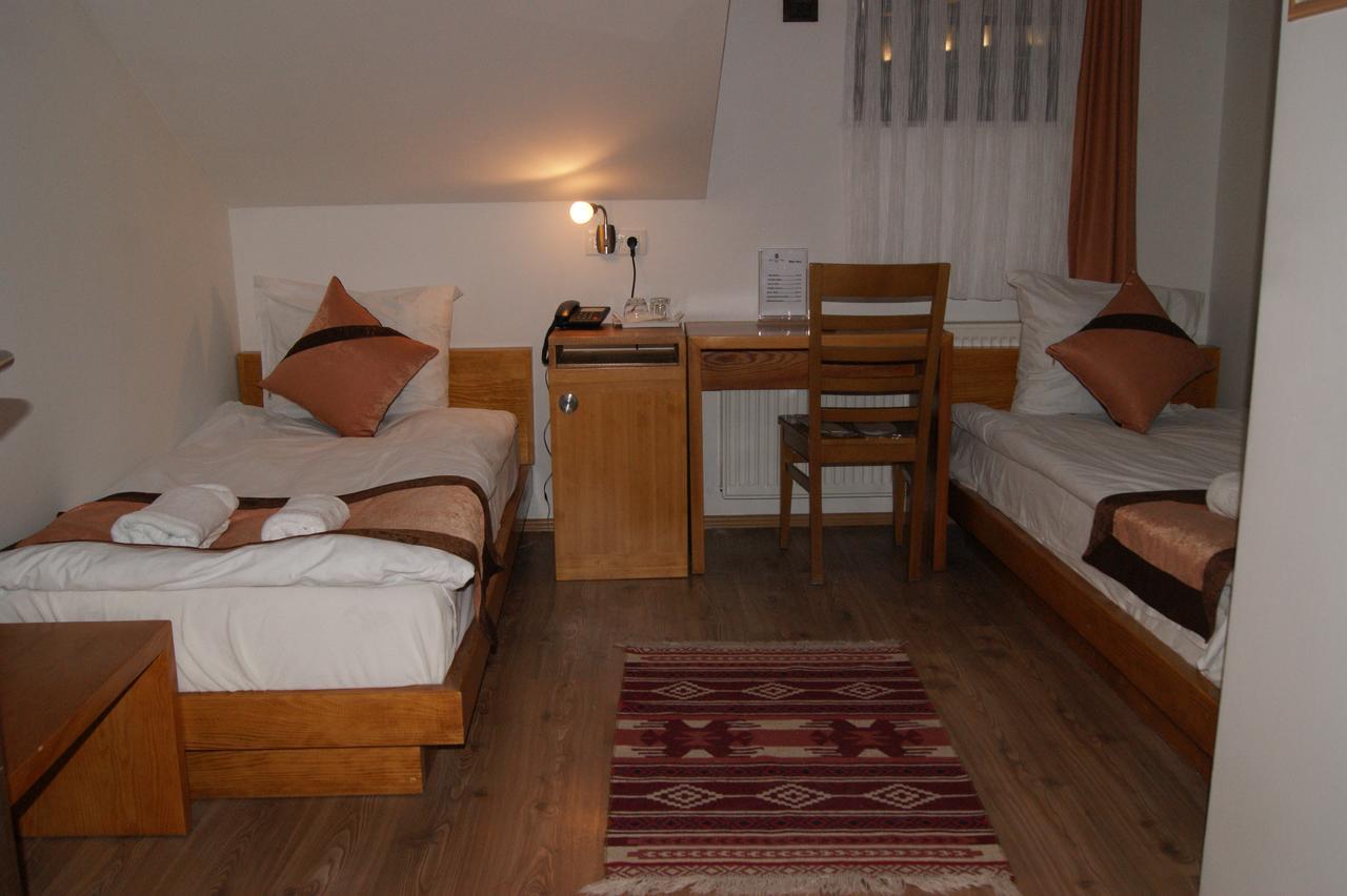 Hotel Prizreni Экстерьер фото