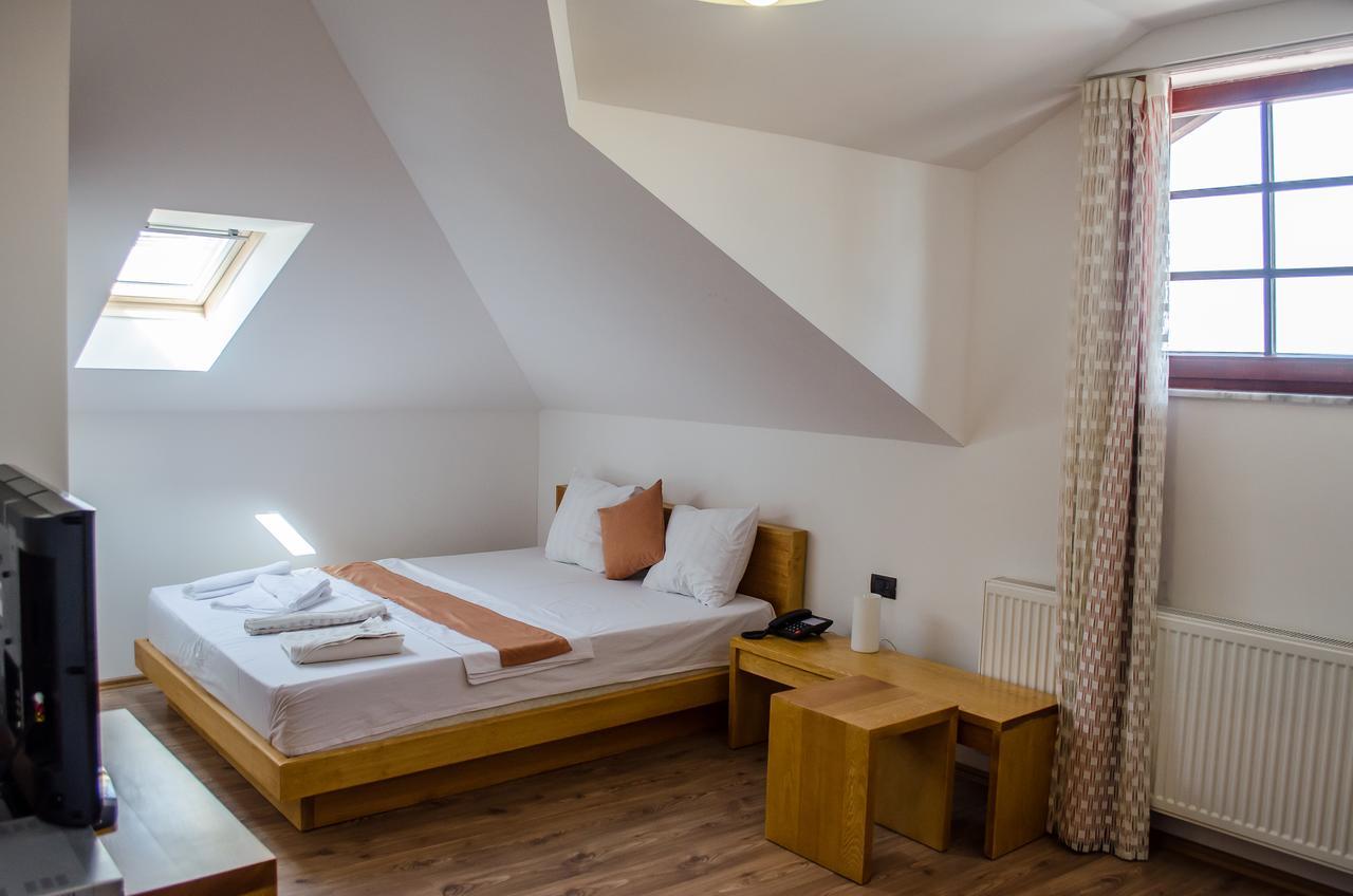 Hotel Prizreni Экстерьер фото