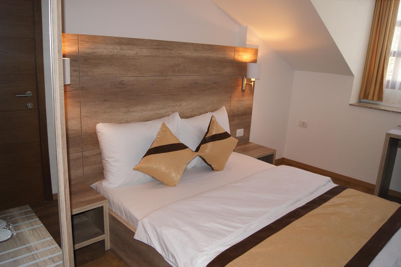 Hotel Prizreni Экстерьер фото
