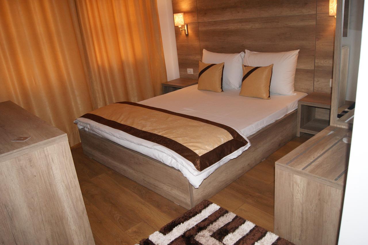 Hotel Prizreni Экстерьер фото